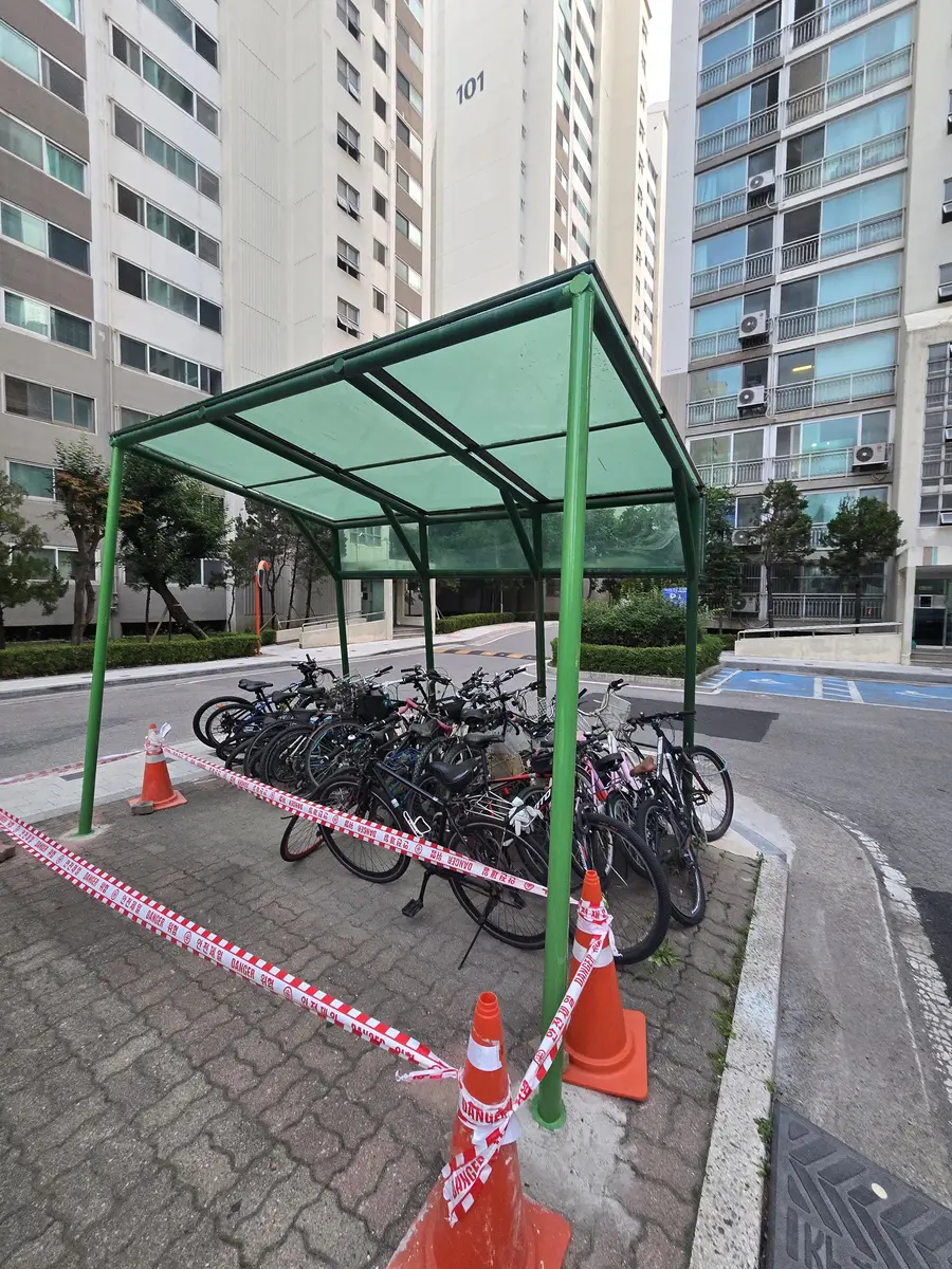 렉산 지붕 상담용 전체 사진 예시 보관대 전경